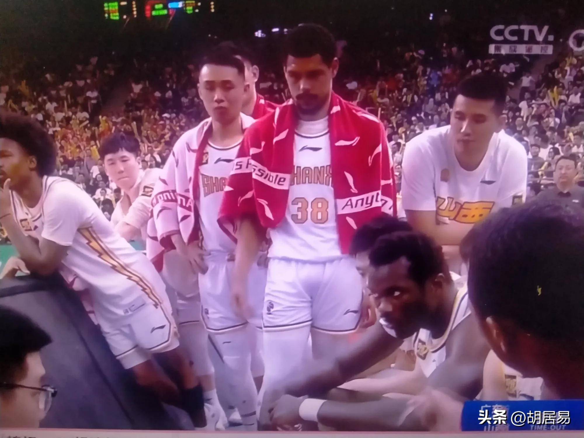 广东男篮战胜强敌，实力出众(广东男篮战胜强敌,实力出众的球员)