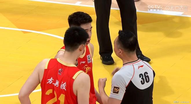 包含孙铭徽21分广厦胜浙江林庭谦32分天津胜四川的词条