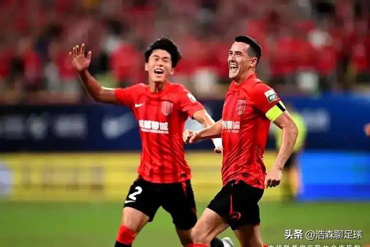 成都蓉城中甲第4冲超，3年亚冠4年争冠，这支球队凭的