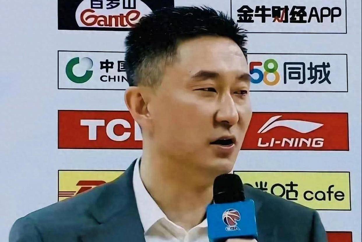 广东2米13中锋不自律，浙江签1米94德甲得分王，4将缺