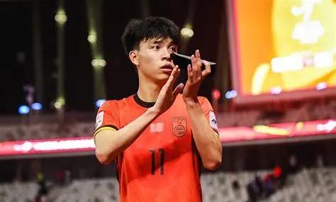18岁王钰栋跻身亚足联身价榜前列！中国足球新星展现潜力，迎来曙光