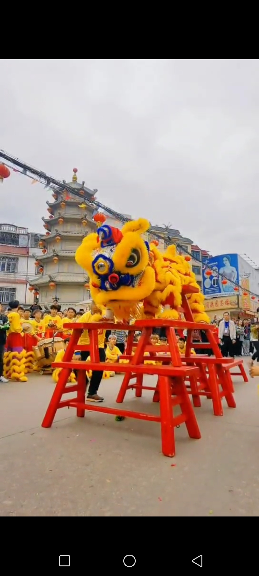 包含热血激情燃烧，目不转睛的精彩表演的词条