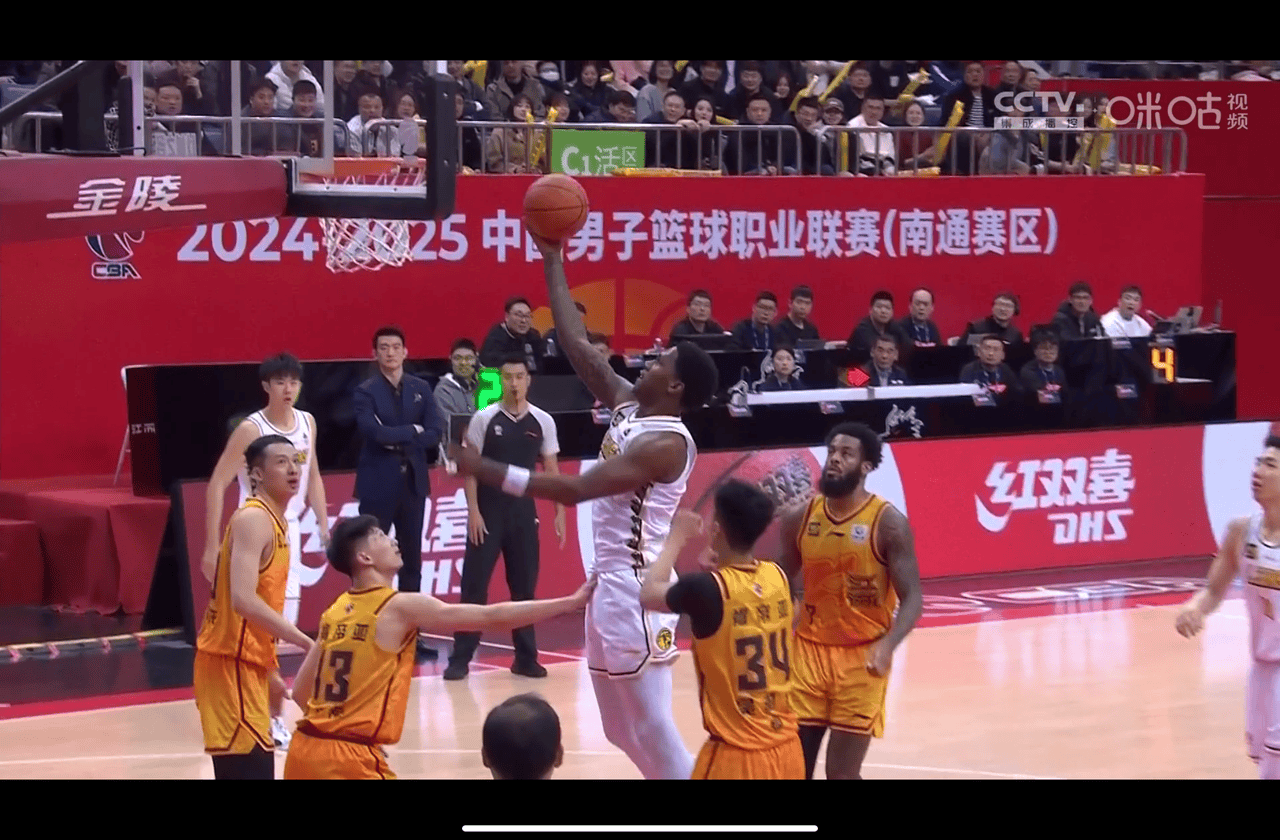 江苏男篮客场惨败福建队，寻找改进之道